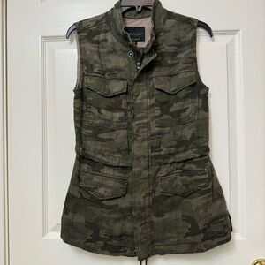 Sanctuary Vest Sleeveless Camouflage Army Green Zip & Button Front Women’s Small